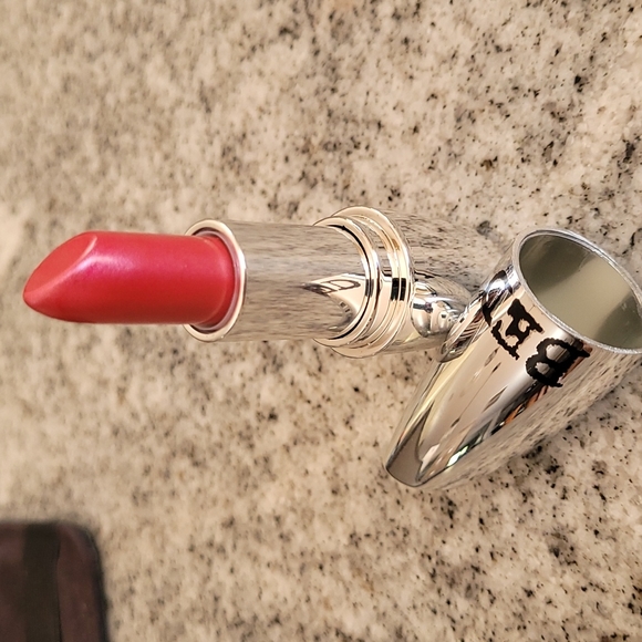 BedHead Lipstick - Love - Picture 1 of 5